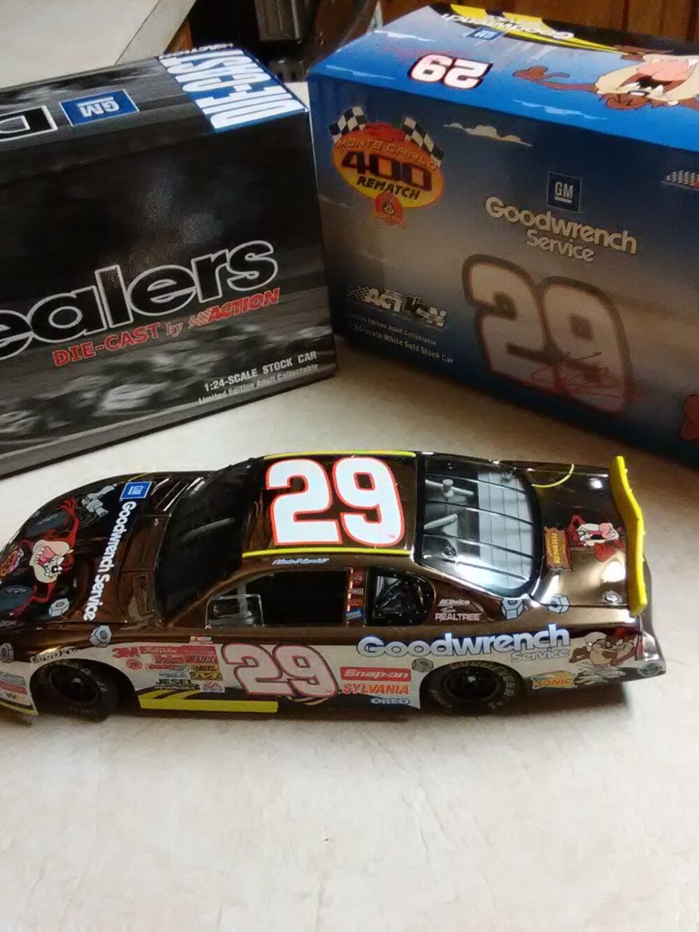 Kevin Harvick 2002 Looney Tunes Rematch 1/24 - 18K white gold - 1:24 scale